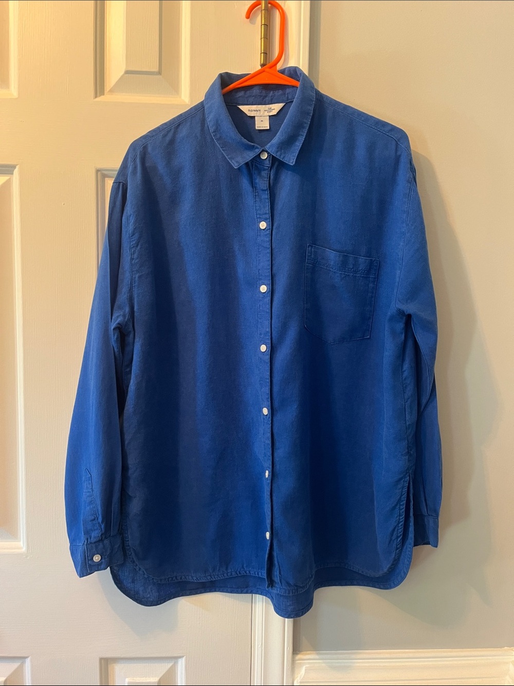 Old Navy Women’s Boyfriend Classic Blue Button-Down long sleeve shirt